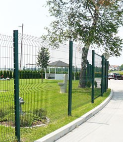 锌钢公园护栏网使用案例
